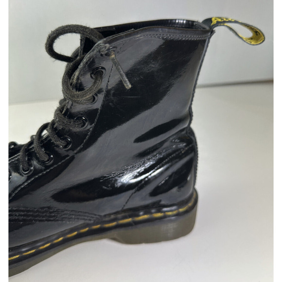 Doc Dr. Martens Shiny Patent Leather 1469 Boots Black Lace Up Women's Size 9 - Picture 2 of 16